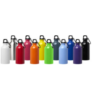 ruostumattomasta teräksestä valmistettu juomapullo